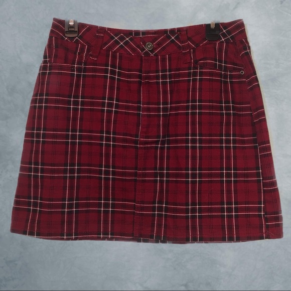 Plaid Schoolgirl Skirt ❤️🖤 - Picture 1 of 5